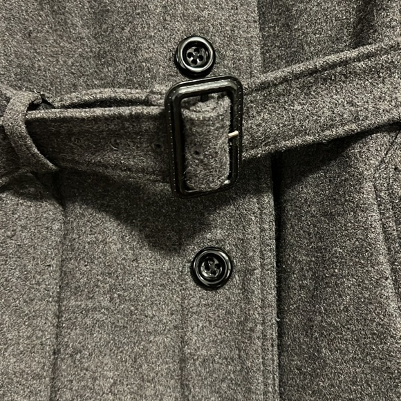 Woman’s Mid Length Wool Coat - Picture 4 of 6
